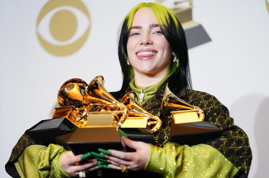 Billie+flexing+all+of+her+Grammys